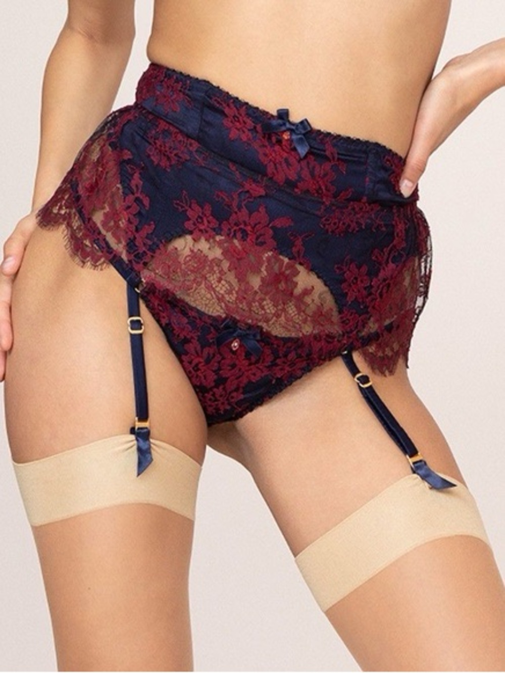 RARE Carline garter skirt